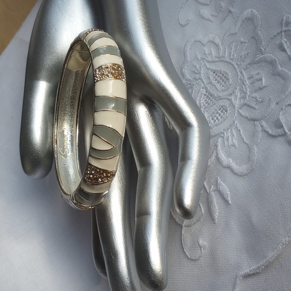 Sequin by Nordstrom Enamel Bangle Bracelet animal print gray cream - Picture 3 of 5